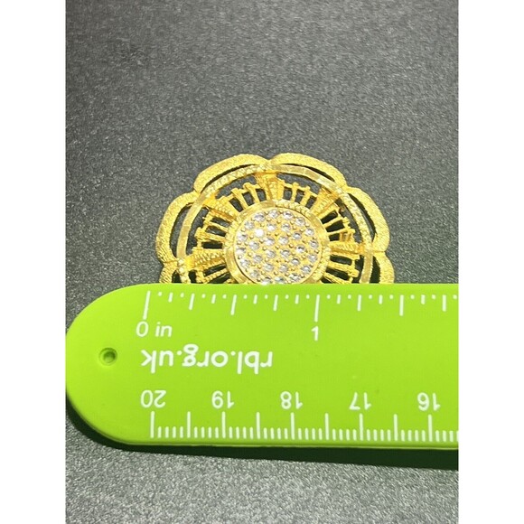 Vintage 1950s Sphinx Flower Brooch – Goldtone with Sparkling Crystals - Picture 6 of 6